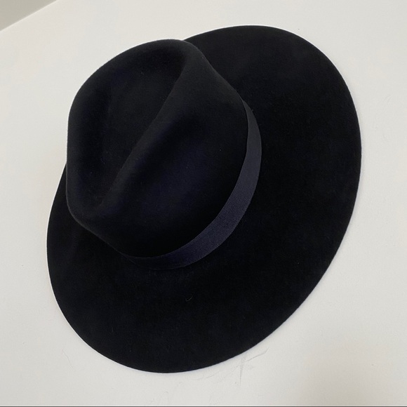 UO Flat Brim Felt Fedora - Picture 4 of 4